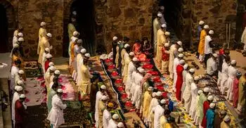 মাসবুক অবশিষ্ট নামাজের জন্য কখন দাঁড়াবেন?