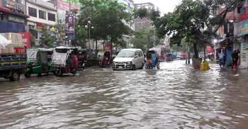 তলিয়ে গেছে সড়ক, দোকানে পানি ঢুকে নষ্ট কয়েক কোটি টাকার মালামাল