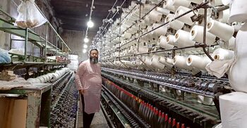 টানবাজারে সুতার ব্যবসায় টান