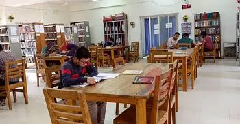 পাঠক ধরে রেখেছে নারায়ণগঞ্জ গ্রন্থাগার