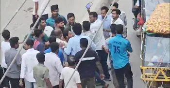 নারায়ণগঞ্জে সিটি করপোরেশনের উচ্ছেদ কর্মীদের ওপর হকারদের হামলা