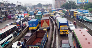 ঢাকা-চট্টগ্রাম ও ঢাকা-সিলেট মহাসড়কে তীব্র যানজট