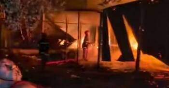 নারায়ণগঞ্জে প্লাস্টিক কারখানায় আগুন