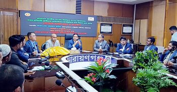 নারায়ণগঞ্জে পোস্টাল ব্যালট গ্রহণ করেছেন প্রার্থীর এজেন্টরা