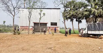 চাঁদার দাবিতে কারখানায় হামলা: আসামিরা ধরাছোঁয়ার বাইরে, আতঙ্কে বাদী