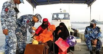 লঞ্চে মুমূর্ষু শিশুকে কোস্ট গার্ডের জরুরি চিকিৎসা সেবা