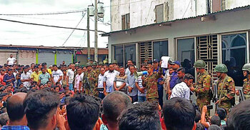 সেনাবাহিনীর মধ্যস্থতায় কাজে ফিরলেন ২০ হাজার শ্রমিক