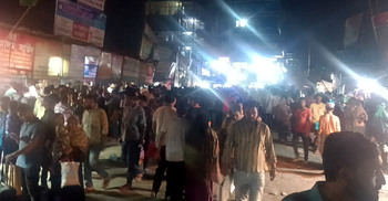 ঢাকা-চট্টগ্রাম মহাসড়কে যাত্রীদের উপচেপড়া ভিড়