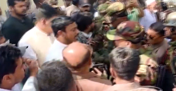 সেনাবাহিনীর সহায়তায় ভোট কেন্দ্রে থেকে বের হলেন নাসীরুদ্দীন পাটোওয়ারী