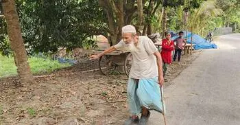 দড়ি বেয়ে মসজিদে গিয়ে আজান দেওয়া সেই অন্ধ মুয়াজ্জিন মারা গেছেন