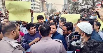 ভারতীয় দূতাবাস অভিমুখে মার্চ, এনসিপি নেতাকর্মীদের আটকে দিলো পুলিশ