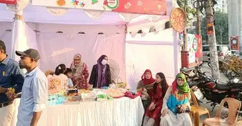 বাংলামোটরে চলছে এনসিপির বৈশাখী মেলা