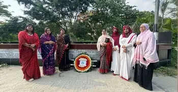 জুলাই শহীদদের গণকবরে এনসিপির দুই নারী এমপির শ্রদ্ধা