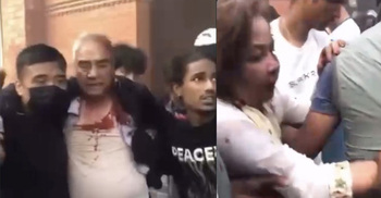 সাবেক প্রধানমন্ত্রী-পররাষ্ট্রমন্ত্রীকে পেটালো ক্ষুব্ধ জনতা