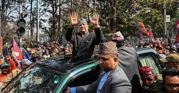 নেপালে নির্বাচনের আগে রাজতন্ত্র ফিরিয়ে আনতে বিশাল সমাবেশ