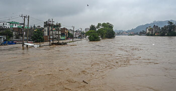 Nepal flood death toll rises to 101 with 64 missing
