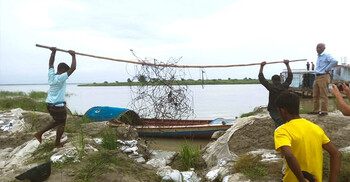 ফরিদপুরে পোনা ও মা মাছ শিকার, জাল পুড়িয়ে ধ্বংস