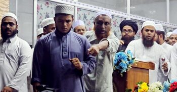 হট্টগোল-হাতাহাতিতে হেফাজত ইসলামের কাউন্সিল স্থগিত