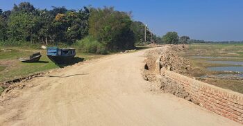 মেয়াদ বাড়লেও কাজের ধীরগতি, স্থানীয়দের দুর্ভোগ