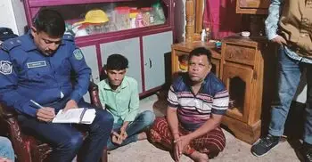 বাবাকে নিয়ে শ্বশুর বাড়ির স্বর্ণালংকার লুট করলেন ছেলে