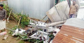 নেত্রকোনায় শিলাবৃষ্টি-ঝড়ে লন্ডভন্ড ঘরবাড়ি