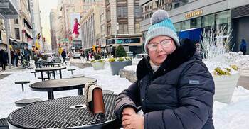 ম্যানহাটনের সাদা নীরবতা: ঋতু বদলের এক চিরন্তন গল্প