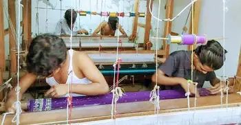 বিশ্ব ঐতিহ্যের জামদানি বুনেও কষ্টে তাঁতির জীবন