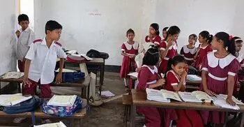 স্কুলে ক্লাস চলাকালীন খুলে পড়লো সিলিং ফ্যান, আহত ৫