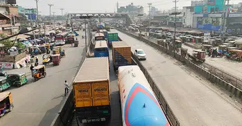 ঢাকা-চট্টগ্রাম মহাসড়কের সোনারগাঁয়ে দীর্ঘ যানজট