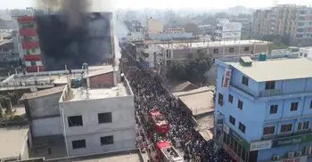 সৈয়দপুরে ঢাকা ব্যাংকে আগুন, নিয়ন্ত্রণে কাজ করছে ৩ ইউনিট