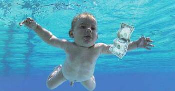 অ্যালবামের কভারে শিশুর উলঙ্গ ছবি, বড় হয়ে মামলা