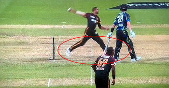 এক ফুট লম্বা ‘নো’ বল ভারতীয় বোলারের (ভিডিও)