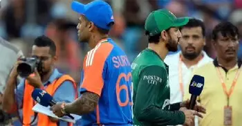 ভারত-পাকিস্তান ম্যাচের আগেই আলোচনায় হ্যান্ডশেক নাকি কঠোর অবস্থান?