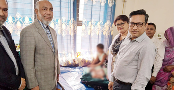 জোড়া লাগা সেই যমজ শিশুর দায়িত্ব নিলেন এমপি ইব্রাহিম