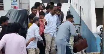 এমপি হান্নান মাসউদকে নিতে মাঝ নদী থেকে ঘুরলো ফেরি