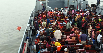 স্বজনদের দেখতে উখিয়ায় গেলেন ভাসানচরের ৬৭২ রোহিঙ্গা