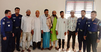 শহীদ মিনারে জয় বাংলা স্লোগান দেওয়ায় আটক ৬