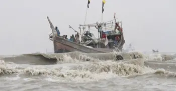 হাতিয়ায় তিন ট্রলারডুবি, ৪৮ জেলে জীবিত উদ্ধার