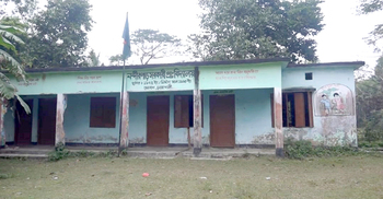 প্রধান শিক্ষক-কমিটির দ্বন্দ্বে শিক্ষার্থীশূন্য প্রাথমিক বিদ্যালয়