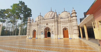 মোগল স্থাপত্যের অনন্য নিদর্শন ‘বজরা শাহী মসজিদ’