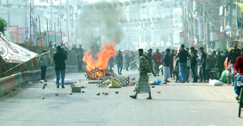 নোয়াখালীতে ককটেল বিস্ফোরণ, গাড়ি ভাঙচুর