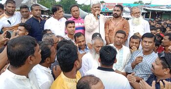 ছাত্র-জনতার রক্তে অর্জিত স্বাধীনতা নস্যাৎ করতে চায় আওয়ামী লীগ