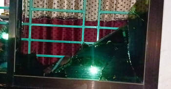 স্বতন্ত্র প্রার্থীর সমর্থকের বাড়িতে ভাঙচুর-গুলিবর্ষণ