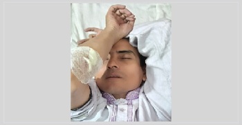 দুর্বৃত্তদের হামলায় আহত নতুনধারা বাংলাদেশের চেয়ারম্যান মোমিন