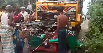 6 die as truck rams CNG-run auto-rickshaw in Noakhali