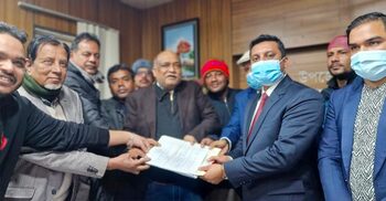 স্বতন্ত্র হিসেবে মনোনয়নপত্র জমা দিলেন শেখ মুজিবুর রহমান