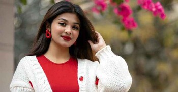 অভিনয় ছাড়ার ঘোষণা অভিনেত্রীর, জানালেন ‘দ্বীনের পথে শান্তি’ খোঁজার কথা