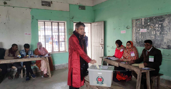 নওগাঁ-২ আসনে ভোটগ্রহণ চলছে