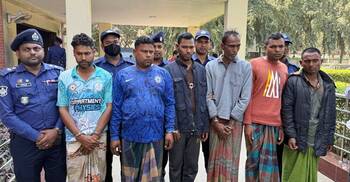 নওগাঁ-পাবনায় বাস ডাকাতির ঘটনায় গ্রেফতার ৬