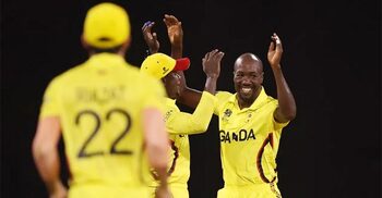 কিপটে বোলিংয়ের রেকর্ড গড়লেন ৪৩ বছর বয়সী এনসুবুগা